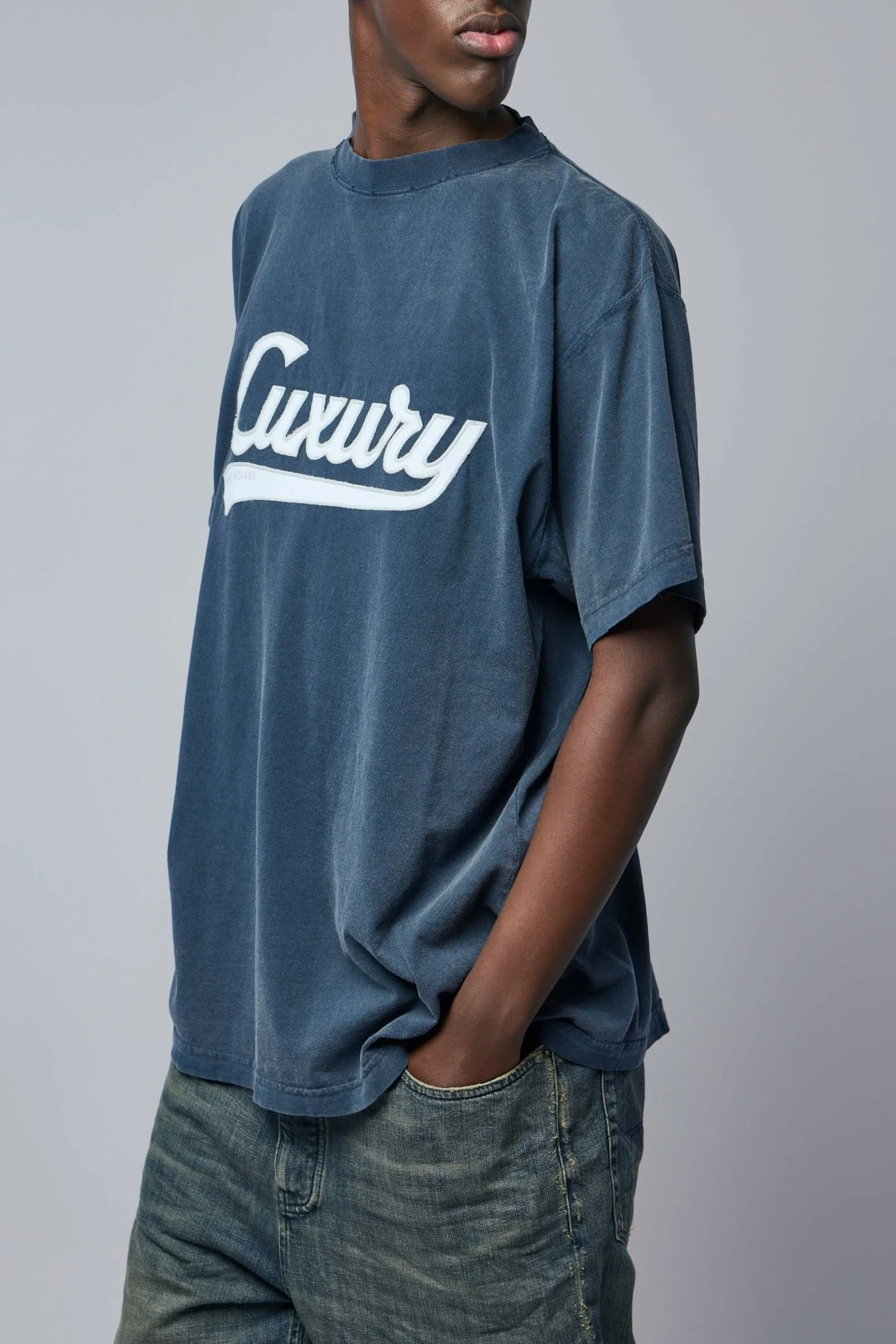 Luxury Script Oversized T-shirt - Image 3