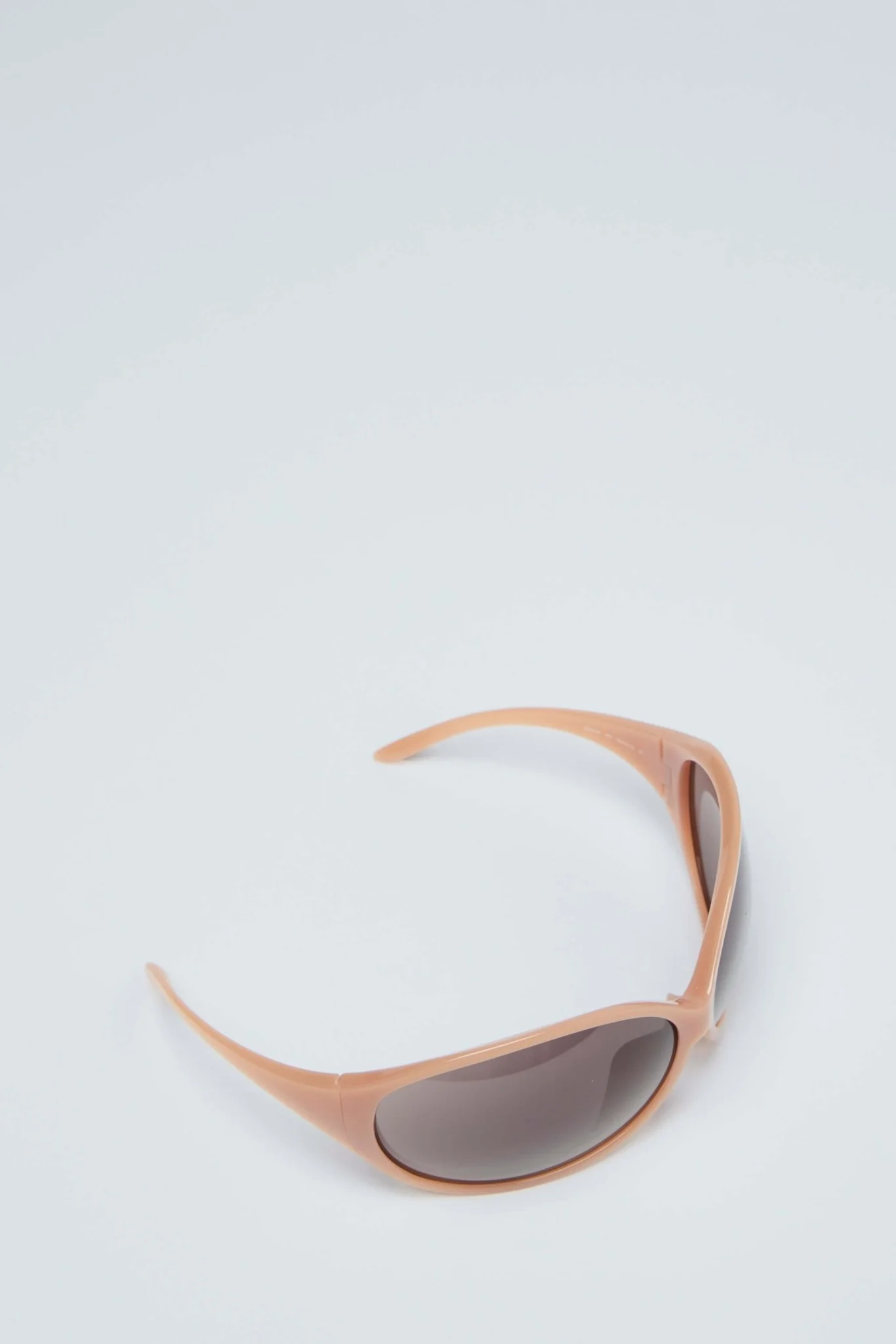 Phantom Round Sunglasses - Image 2