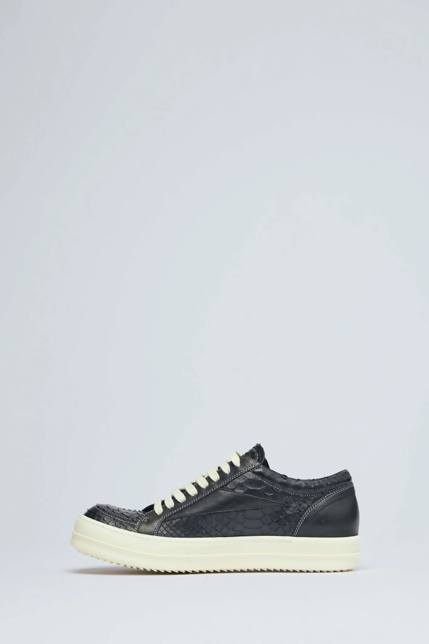 Vintage Sneaks - Image 3