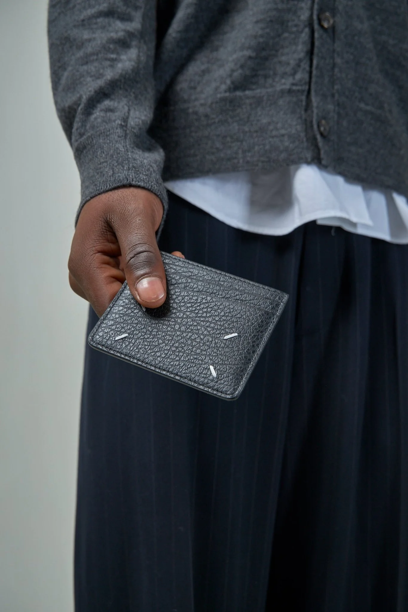 Four Stitches Cardholder - Image 4
