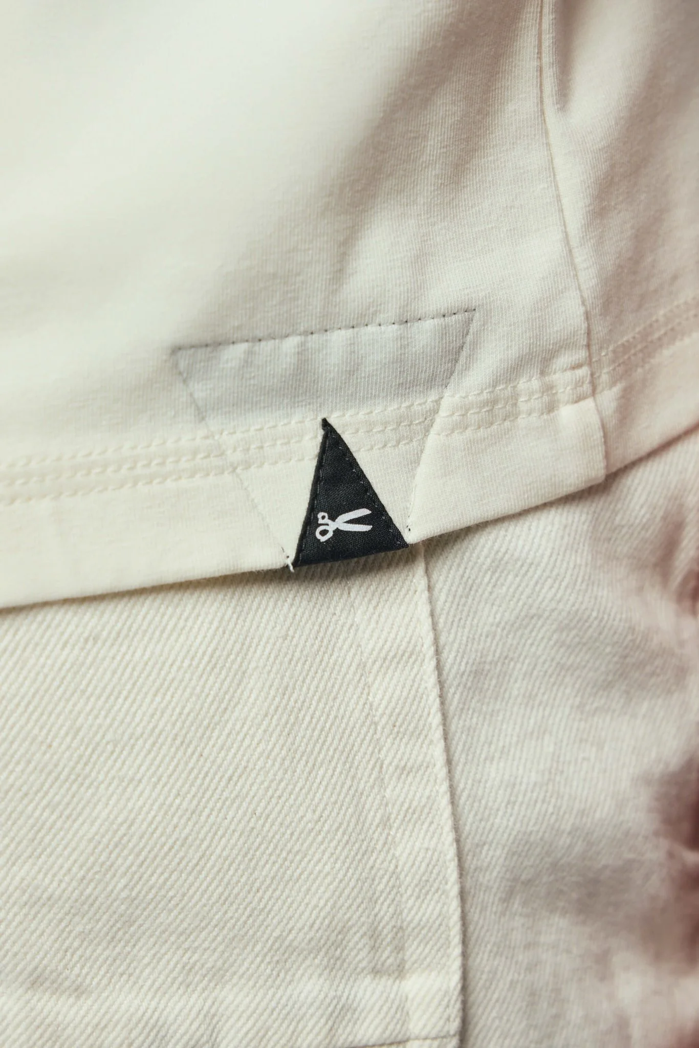 Scissor Open Collar Polo - Image 6