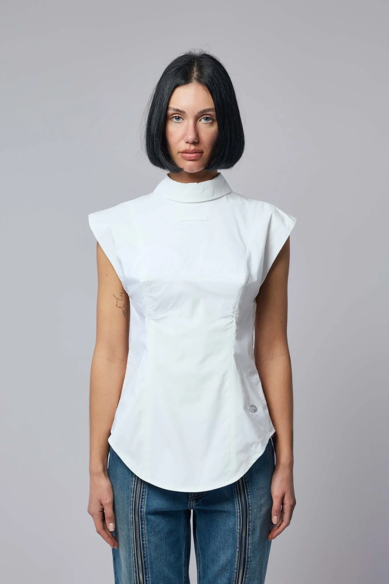 Sleeveless Reversed Shirt with Pointy Boobs - Image 2