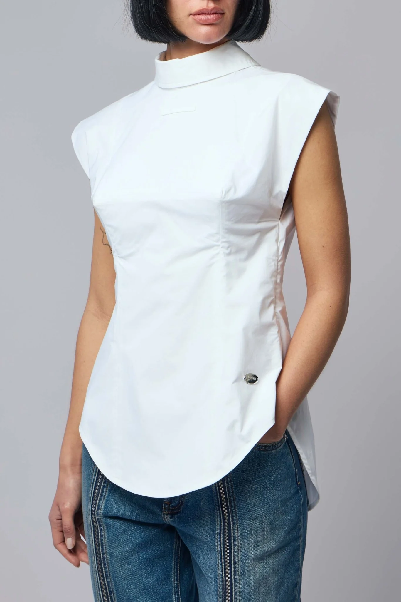 Sleeveless Reversed Shirt with Pointy Boobs - Image 3