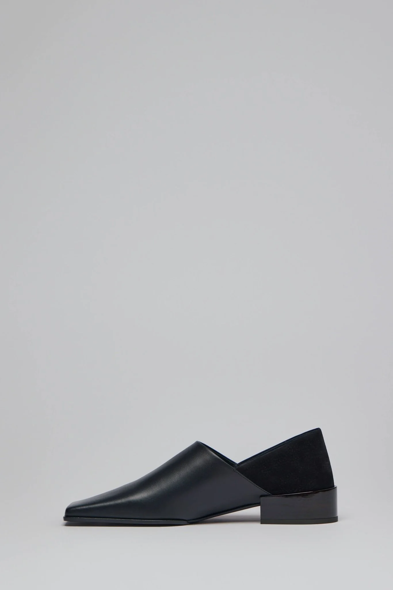 Square Slippers in Leather - Image 3