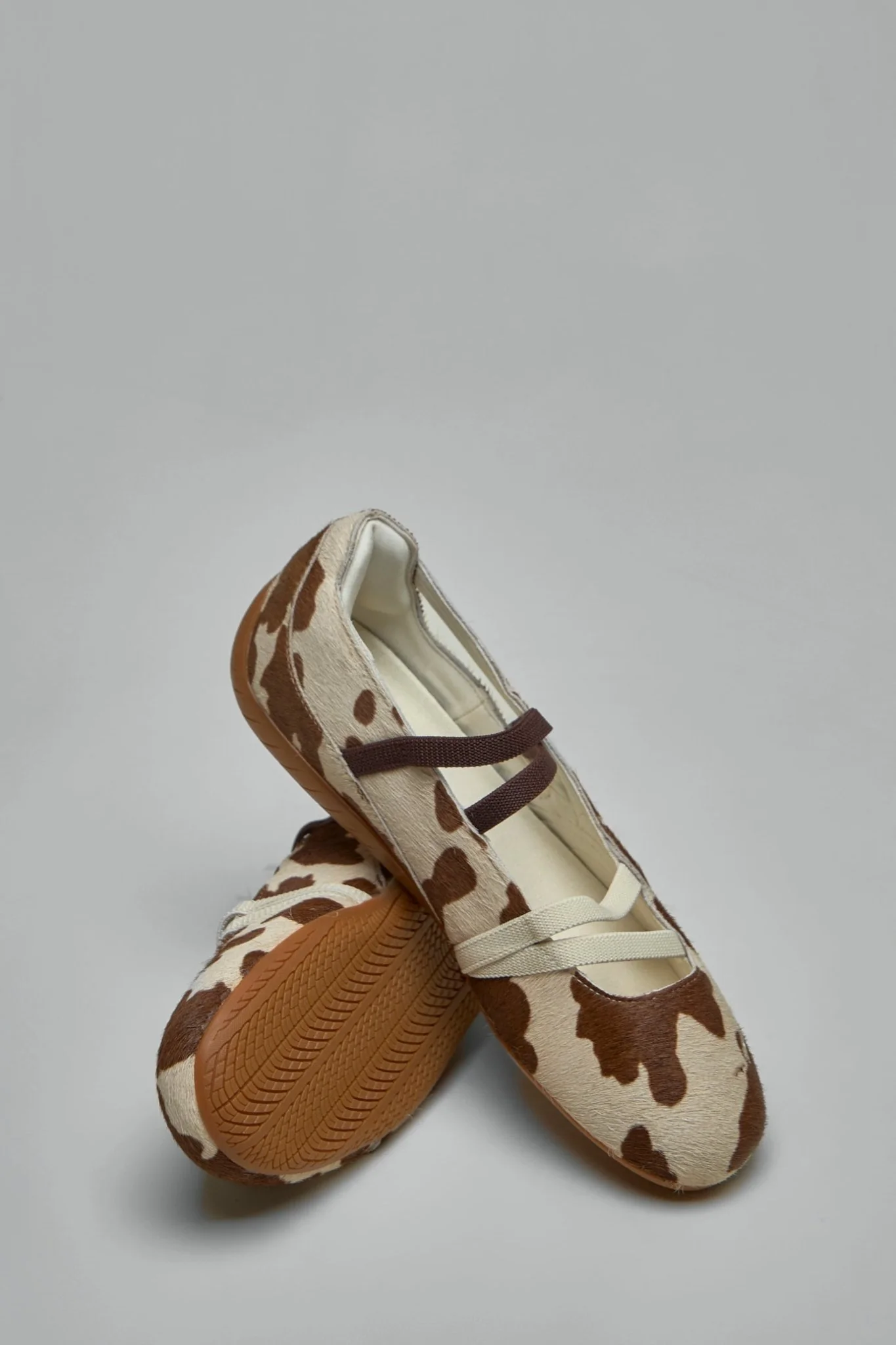 Speedcat Ballet Cow Print Women's Shoes - Image 5