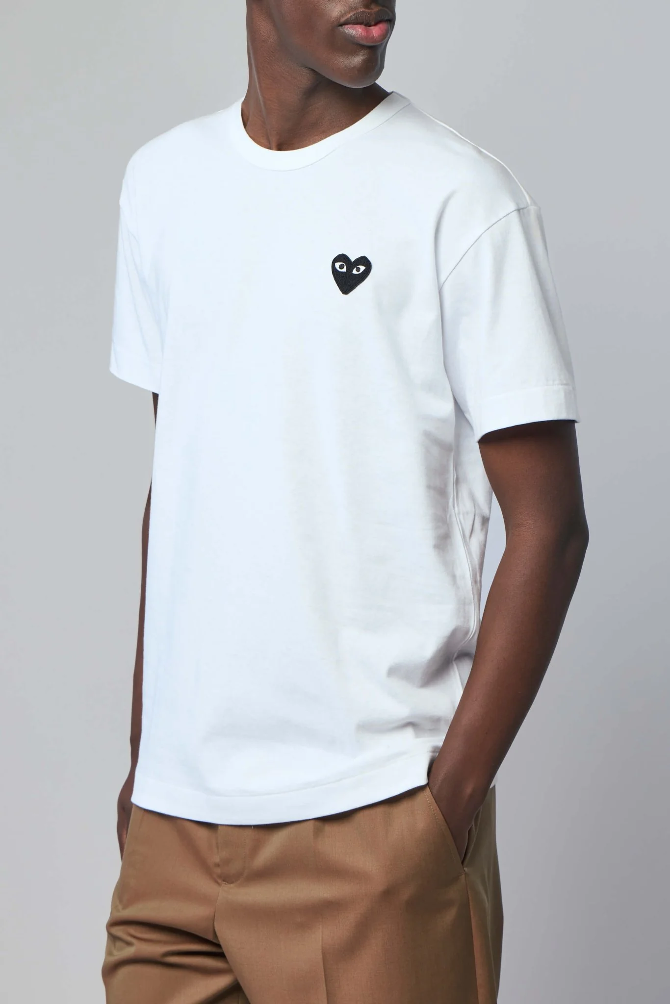 Black Heart Emblem T-shirt - Image 3