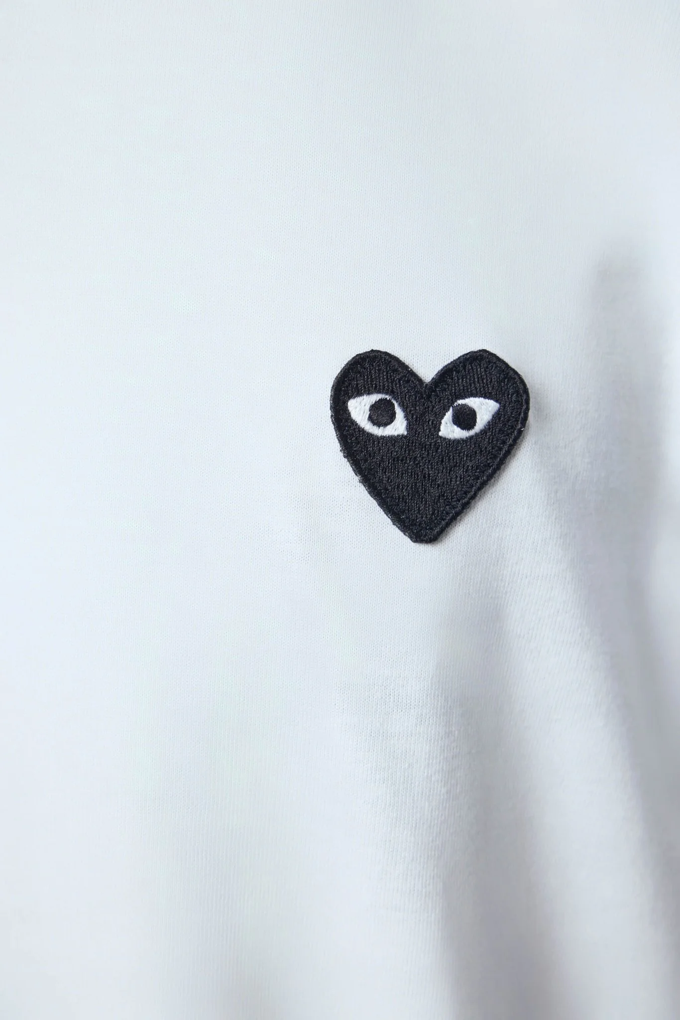 Black Heart Emblem T-shirt - Image 4
