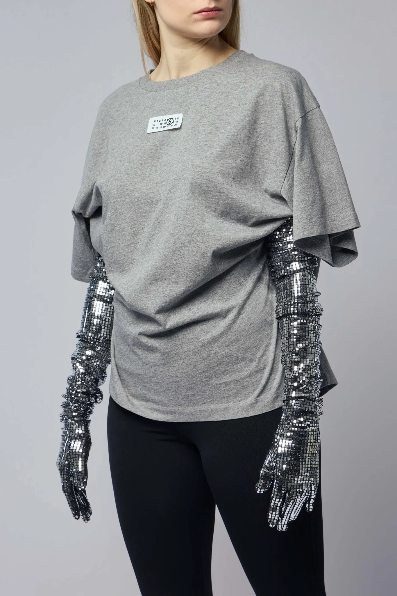 Cotton T-shirt with Gloves - Image 5