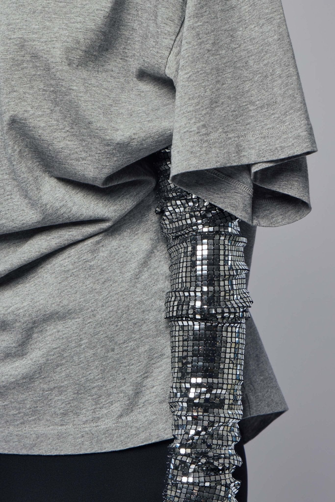 Cotton T-shirt with Gloves - Image 6