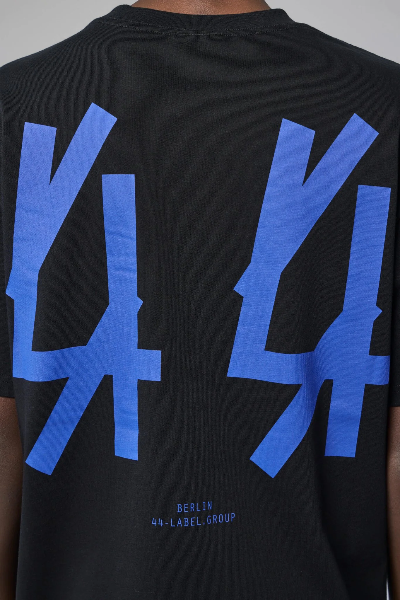 Tee Jersey Black + 44 Sapphire - Image 5