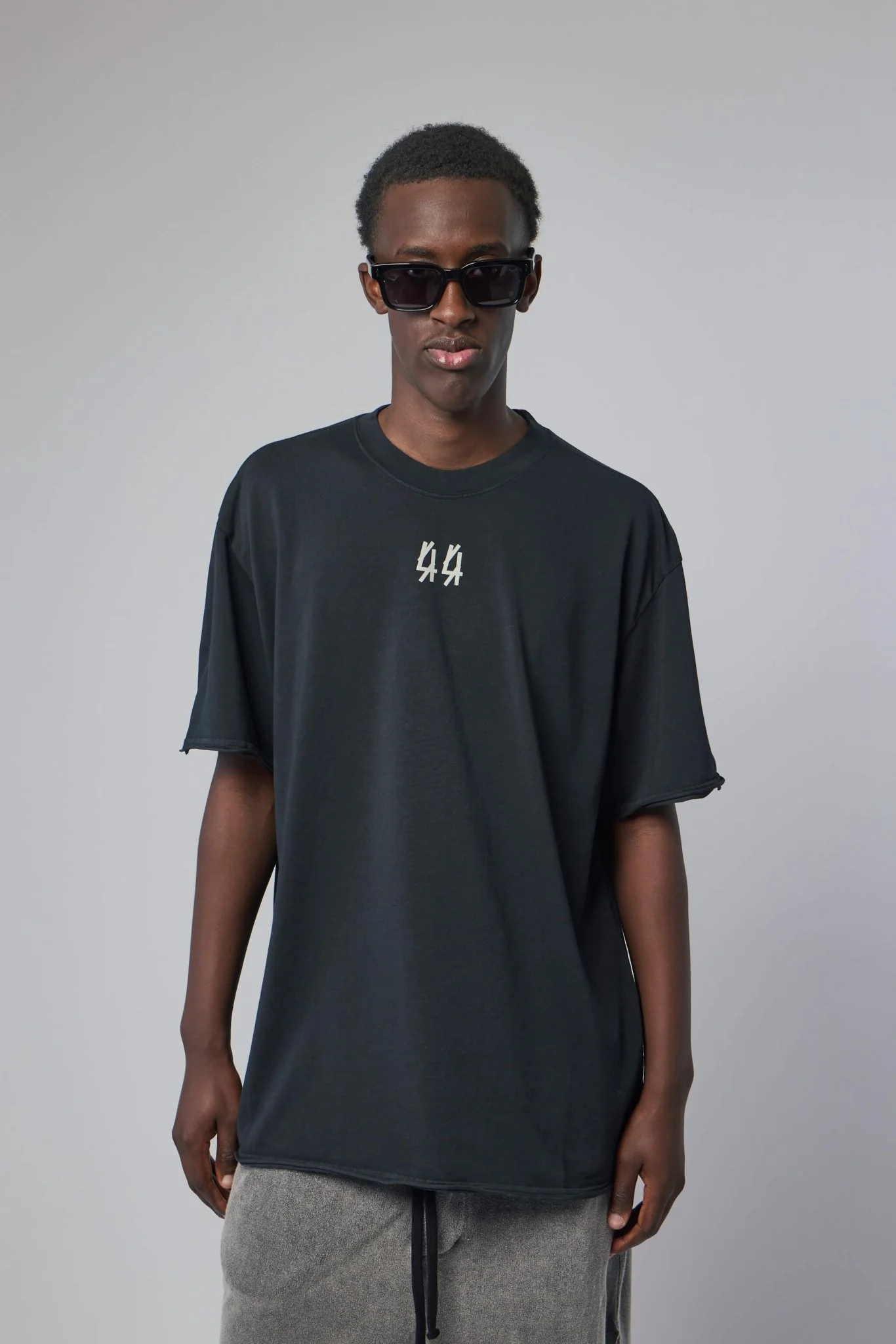 Tee Jersey Faded Black + 44 Stamp Dirty White