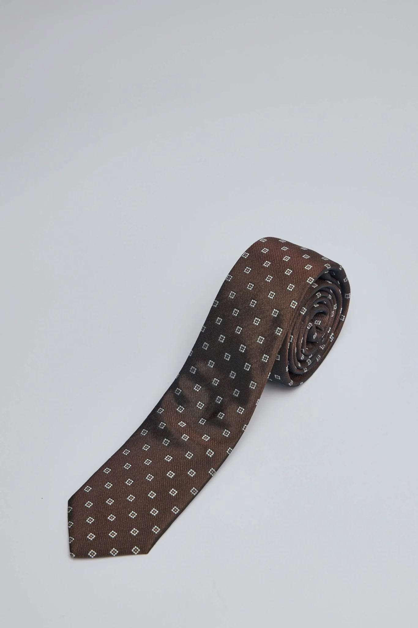 Brown Medallion Tie - Image 3