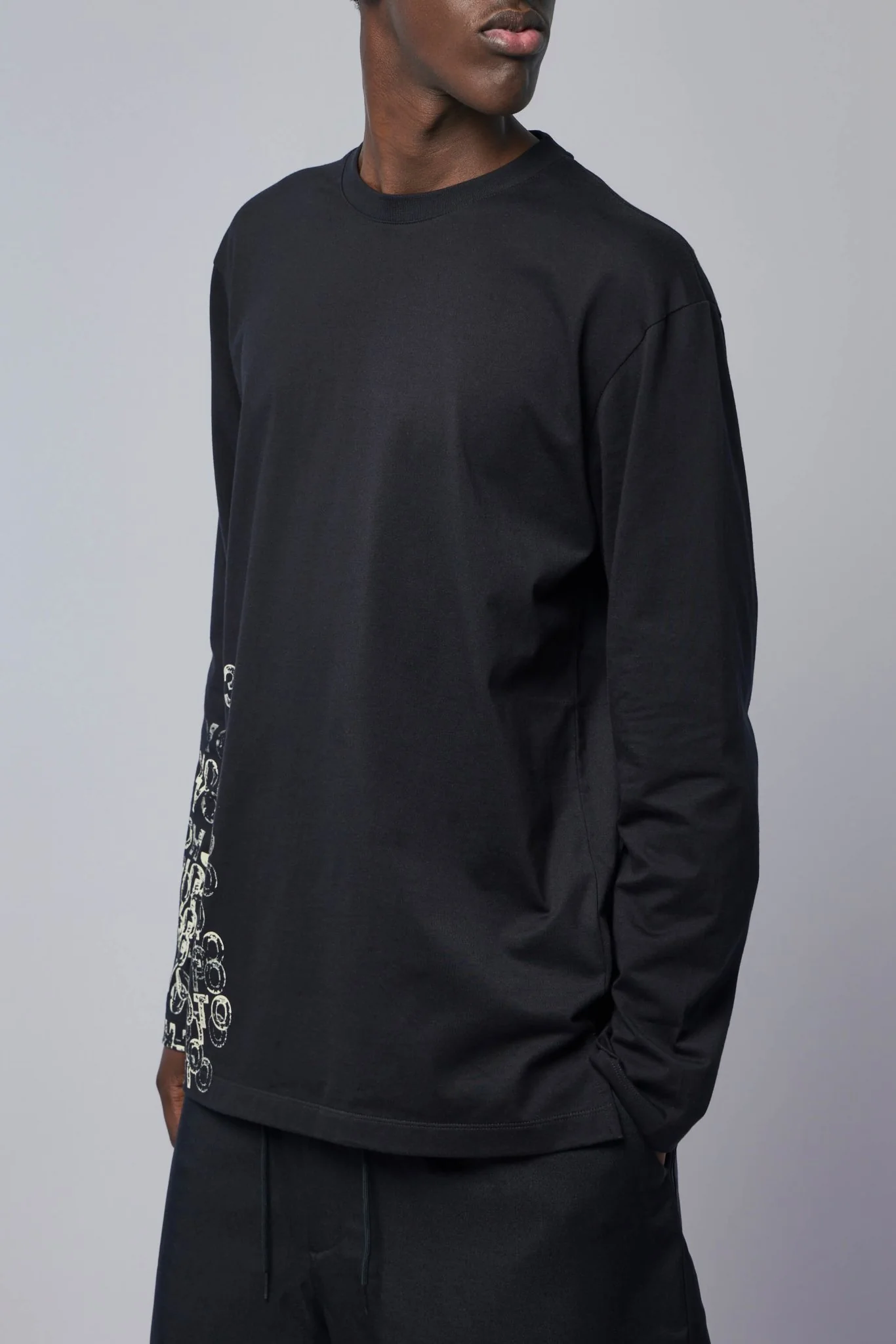 U Gfx Ls Tee - Image 3