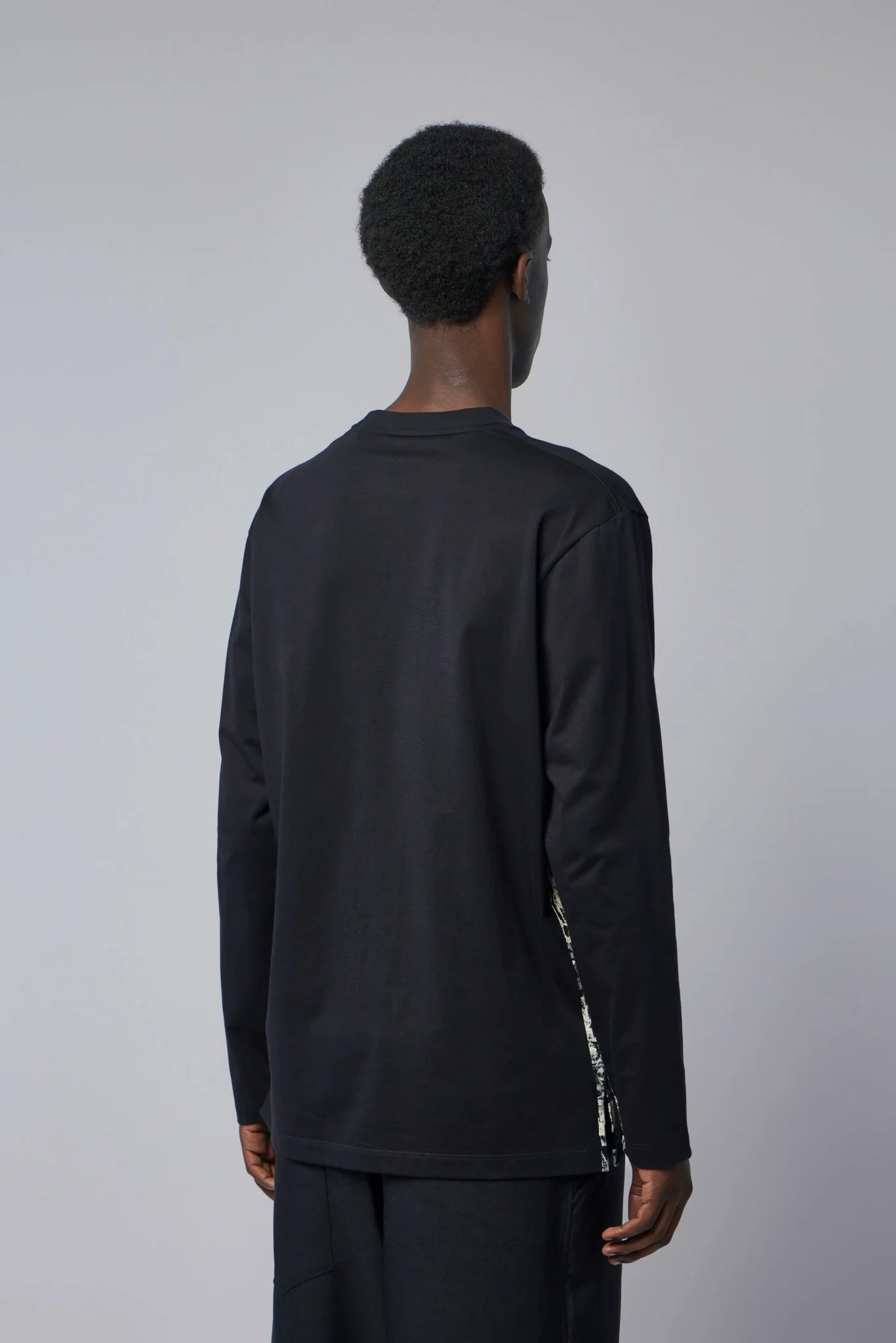 U Gfx Ls Tee - Image 5