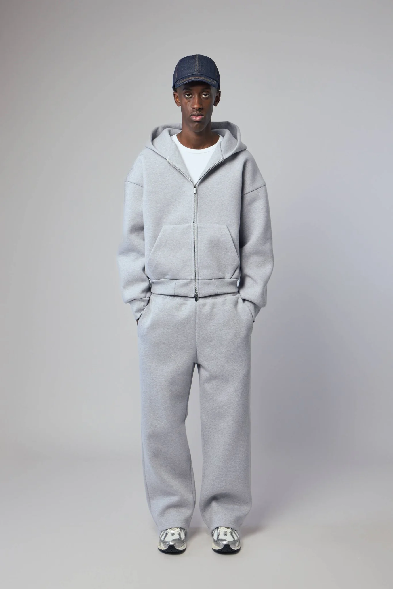 V2 Stacks Sweat Pants - Image 6