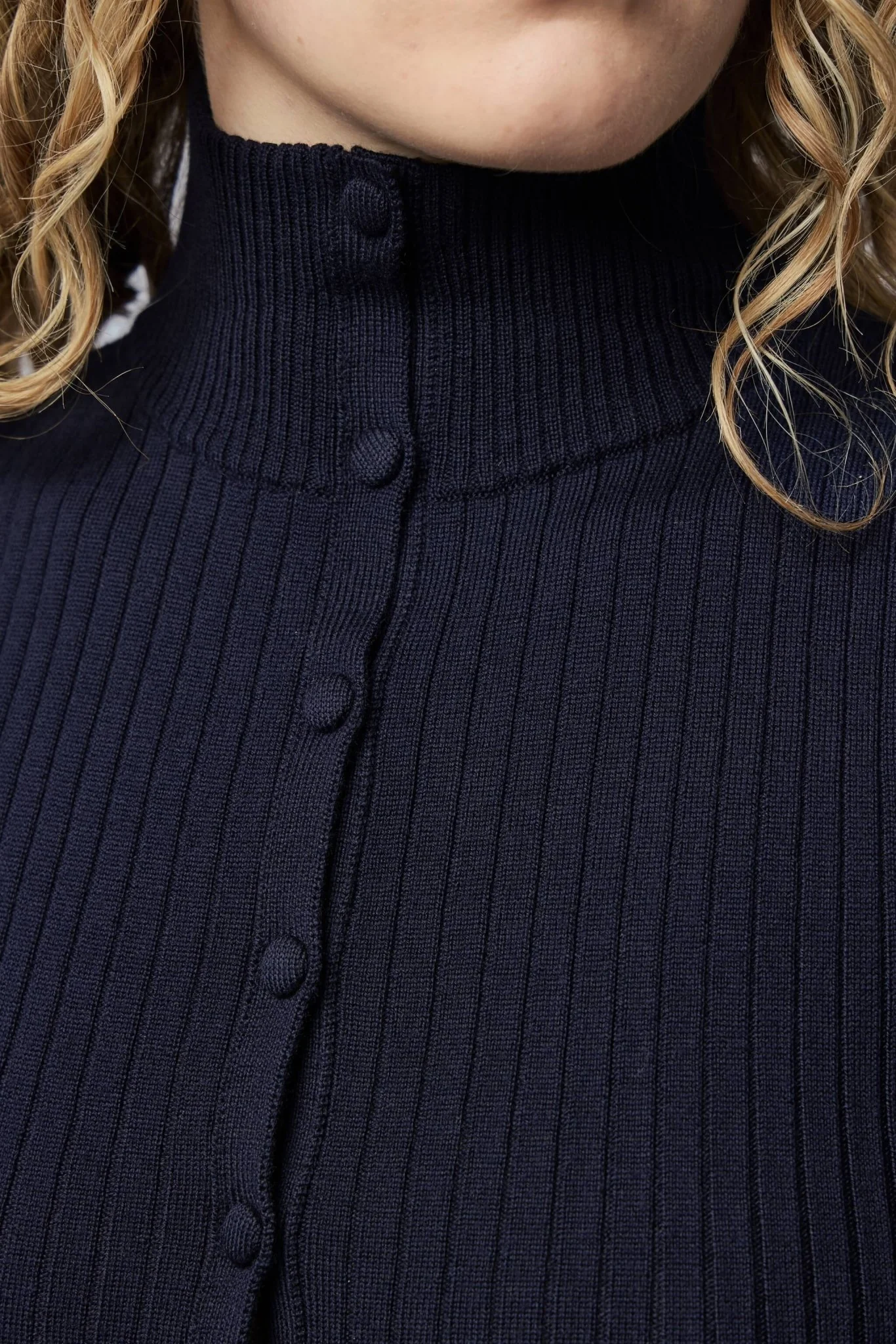 Merino Wool Flat Rib Sleeveless Gilet - Image 5