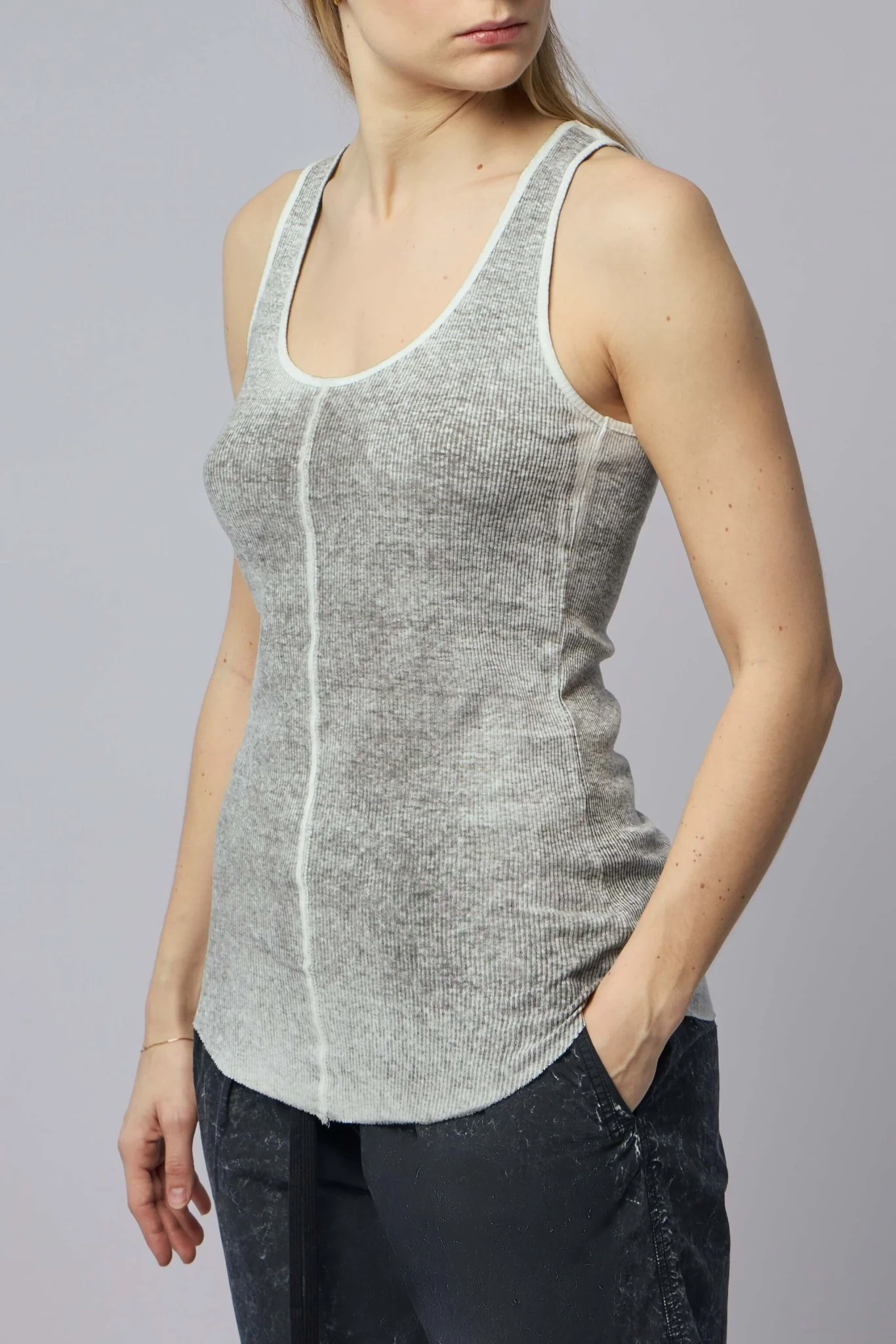 W TS 608 - Image 3