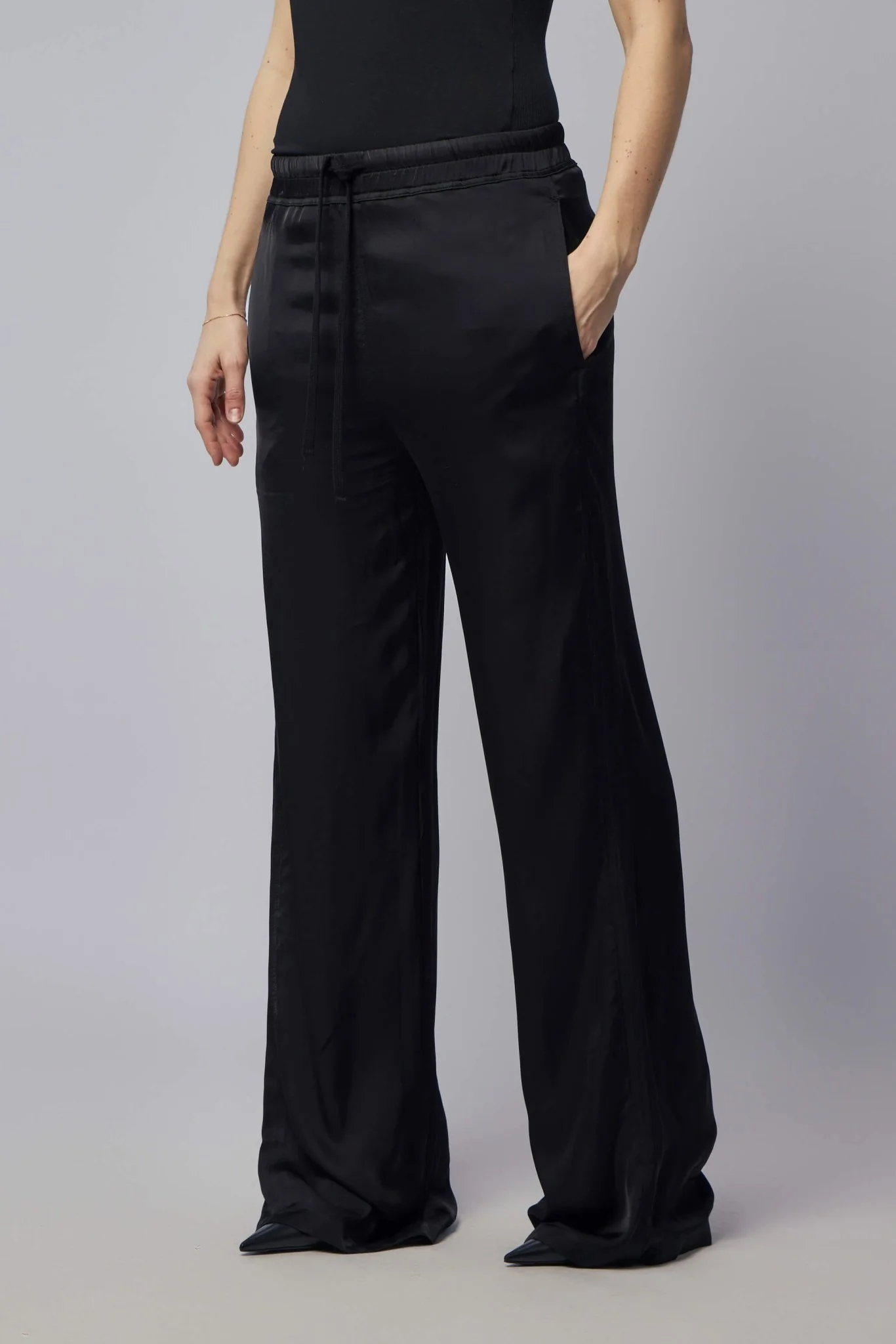 W ST 430 - Image 2
